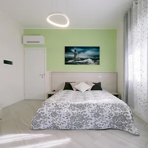  Apartment Residenza La Boheme Italy